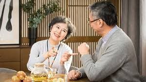 Đồng hành cùng người thân trong những năm tháng tuổi trung niên